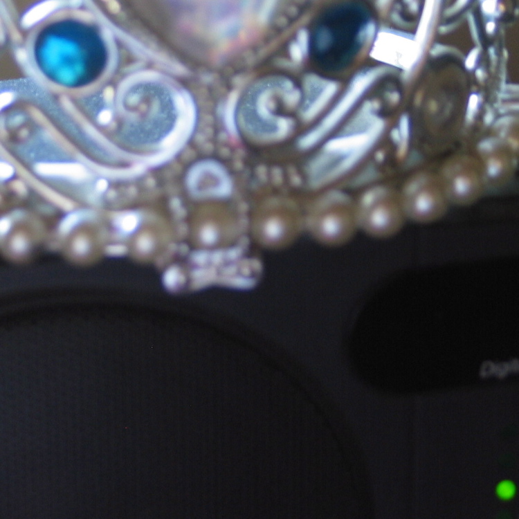 tiara + speaker